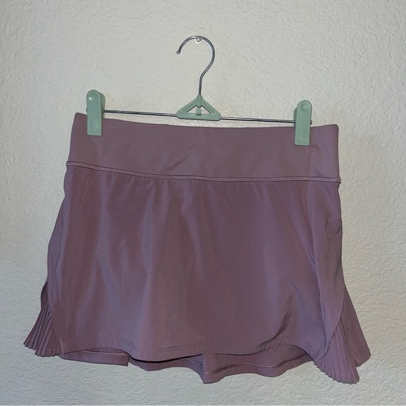 lululemon athletica Dresses & Skirts - Lululemon Play Off The Pleats Skirt *13" Figue Size 4